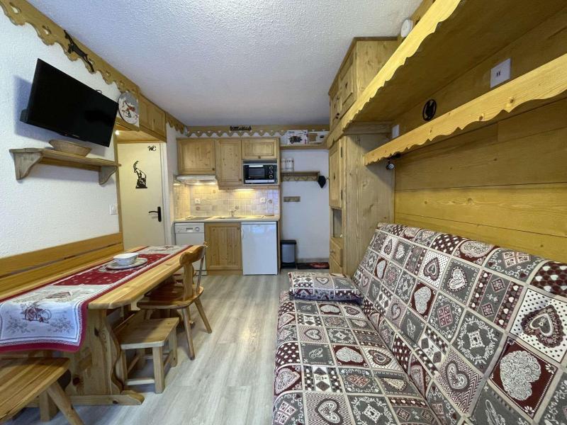 Rent in ski resort Studio sleeping corner 4 people (B35) - Résidence le Jettay - Les Menuires - Living room