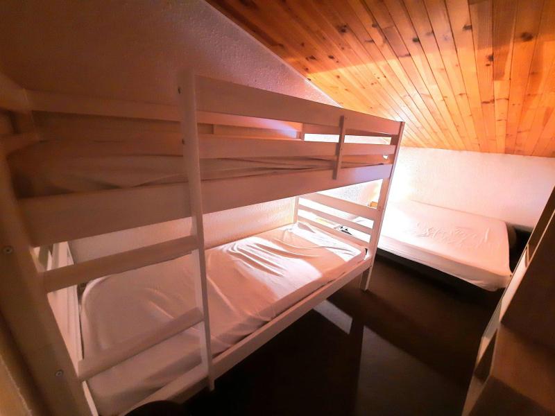 Skiverleih Wohnung 2 Mezzanine Zimmer 6 Leute (C130) - Résidence le Jettay - Les Menuires - Schlafzimmer