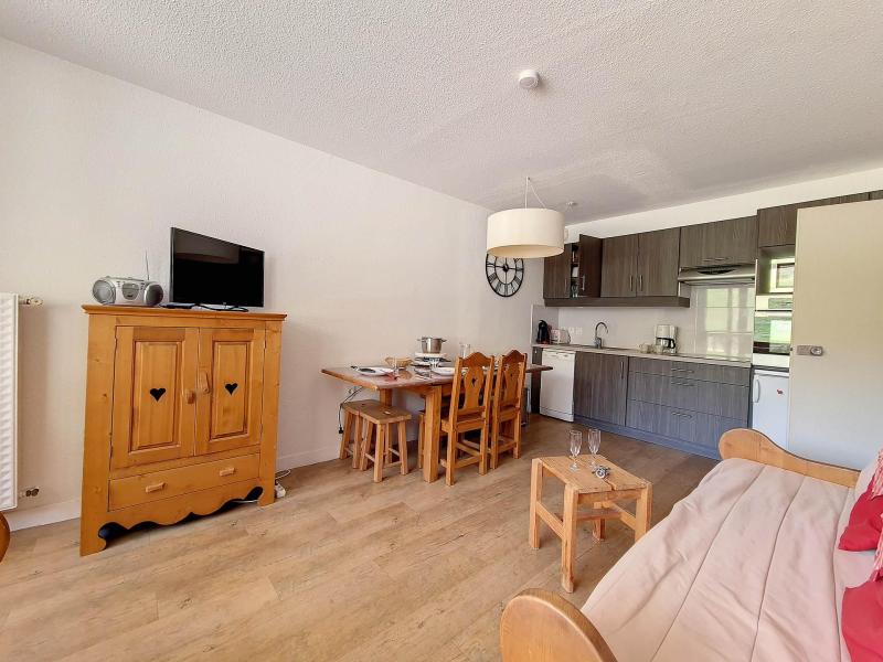 Rent in ski resort 2 room apartment 6 people (LC0006) - Résidence le Lac du Lou - Les Menuires - Living room