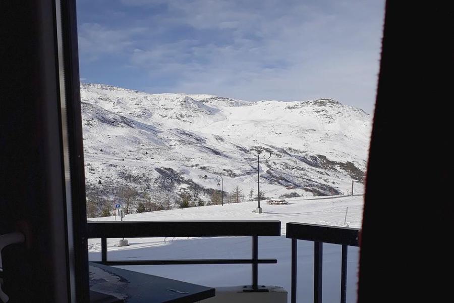 Rent in ski resort Studio sleeping corner 3 people (222) - Résidence le Median - Les Menuires - Winter outside