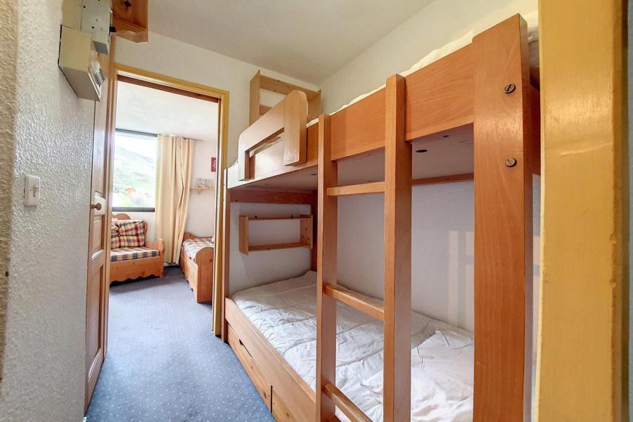 Rent in ski resort Studio 3 people (527) - Résidence le Median - Les Menuires - Bedroom