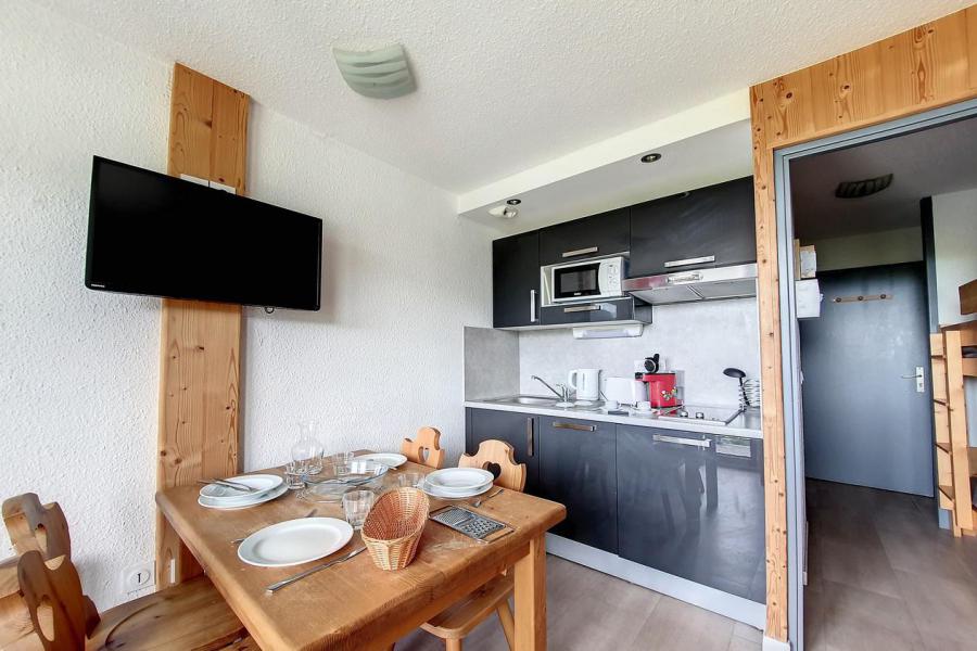 Rent in ski resort Studio sleeping corner 3 people (326) - Résidence le Median - Les Menuires - Living room