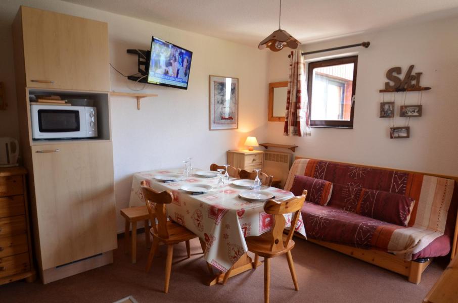 Ski verhuur Appartement 3 kamers 5 personen (2604) - Résidence le Ski Soleil - Les Menuires - Woonkamer