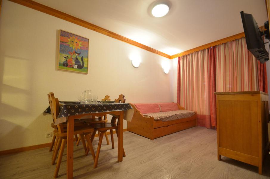 Skiverleih 2-Zimmer-Appartment für 4 Personen (506) - Résidence le Valmont - Les Menuires - Wohnzimmer