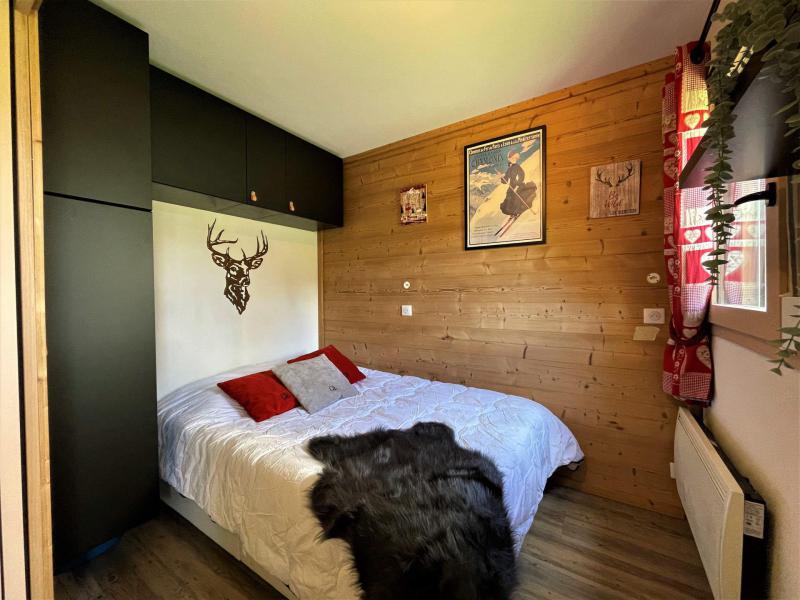 Rent in ski resort 2 room apartment 4 people (325) - Résidence le Villaret - Les Menuires - Bedroom