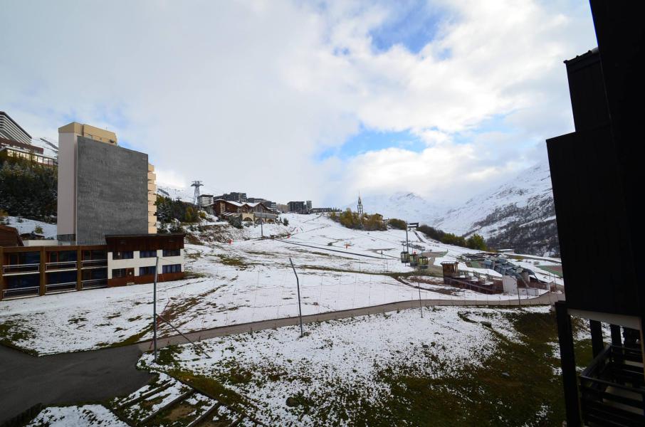 Vacances en montagne Studio cabine 4 personnes (VP520) - Résidence le Villaret - Les Menuires - Extérieur hiver