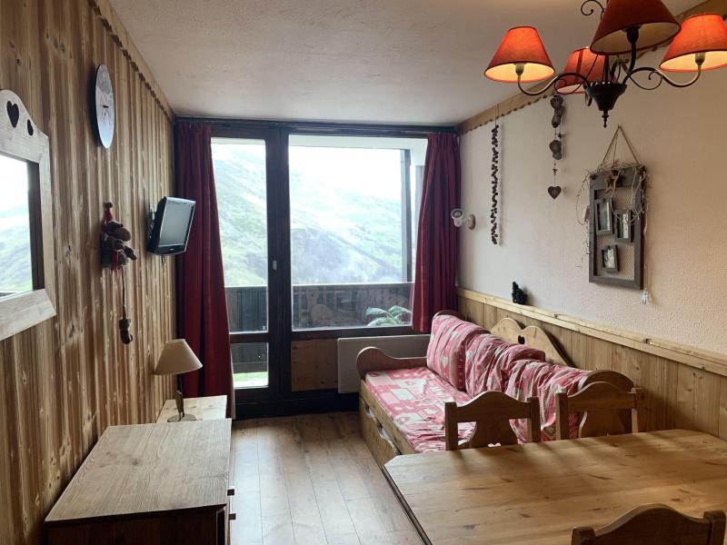Rent in ski resort Studio cabin 3 people (704) - Résidence le Villaret - Les Menuires - Living room