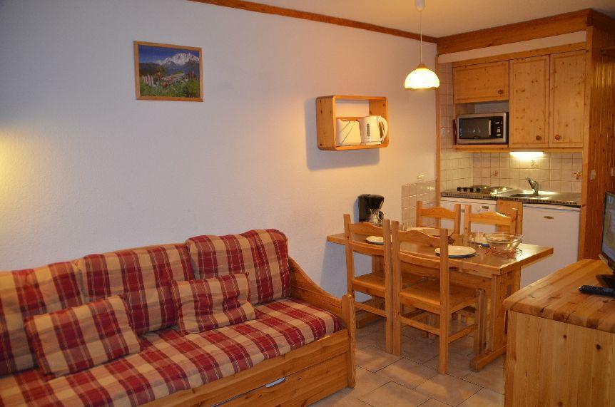 Rent in ski resort Studio cabin 4 people (322) - Résidence le Villaret - Les Menuires - Living room