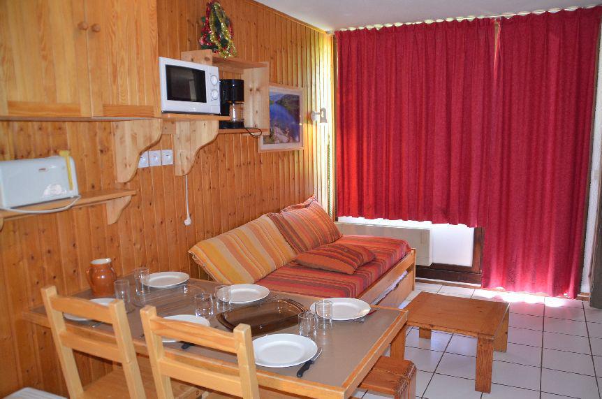 Rent in ski resort Studio cabin 4 people (712) - Résidence le Villaret - Les Menuires - Living room