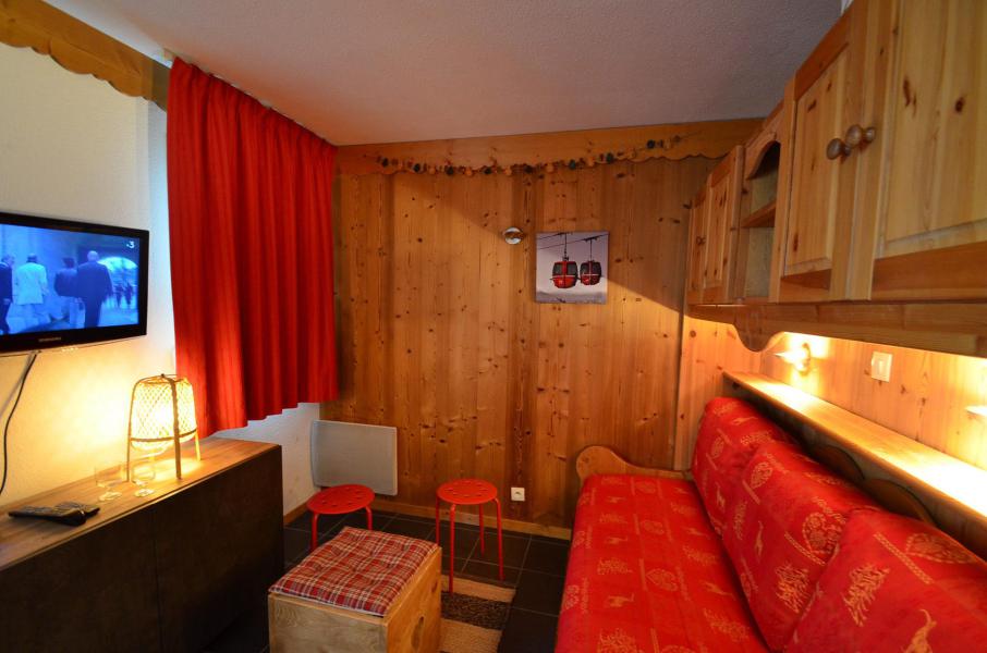 Rent in ski resort Studio cabin 4 people (VP520) - Résidence le Villaret - Les Menuires - Living room