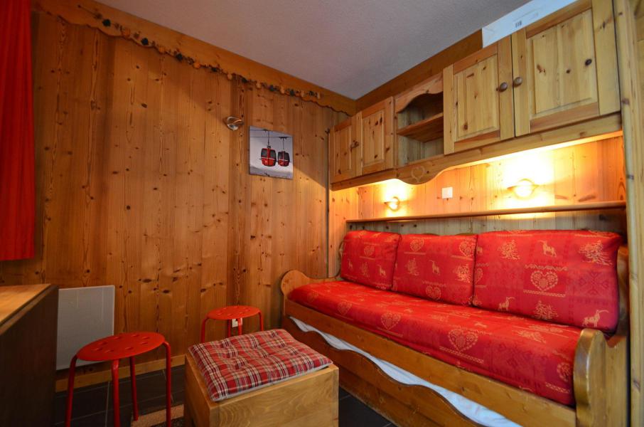 Rent in ski resort Studio cabin 4 people (VP520) - Résidence le Villaret - Les Menuires - Living room