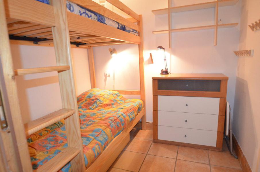 Skiverleih 2-Zimmer-Holzhütte für 4 Personen (11) - Résidence les Alpages de Reberty - Les Menuires - Schlafzimmer