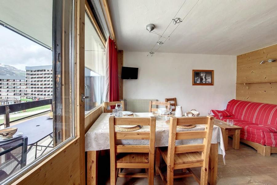 Skiverleih 2-Zimmer-Appartment für 4 Personen (0111) - Résidence les Aravis - Les Menuires - Wohnzimmer