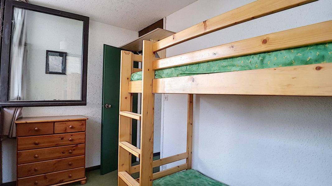Rent in ski resort 3 room apartment 8 people (220) - Résidence les Aravis - Les Menuires - Bedroom