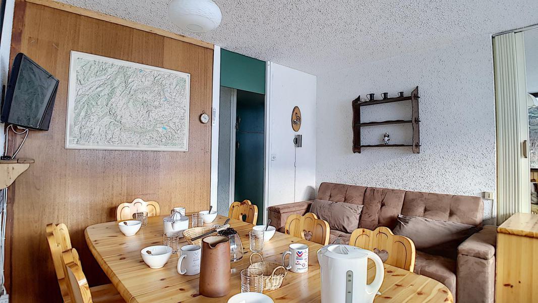 Skiverleih 3-Zimmer-Appartment für 8 Personen (220) - Résidence les Aravis - Les Menuires - Wohnzimmer