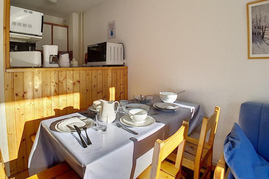 Ski verhuur Appartement 2 kamers 6 personen (115) - Résidence les Aravis - Les Menuires - Woonkamer