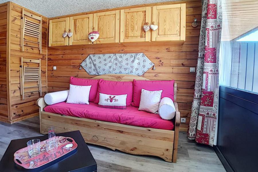 Rent in ski resort Studio 4 people (205) - Résidence les Aravis - Les Menuires - Living room
