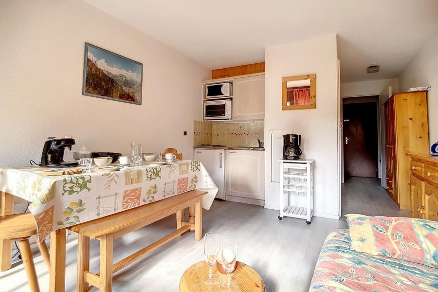 Rent in ski resort Studio cabin 4 people (1315) - Résidence les Asters C6 - Les Menuires - Apartment