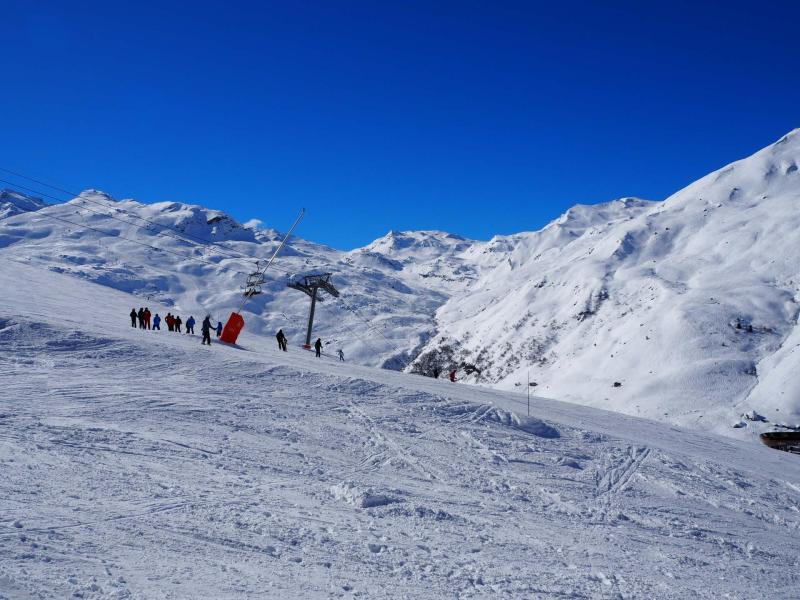 Аренда на лыжном курорте Résidence les Côtes d'Or - Les Menuires - зимой под открытым небом