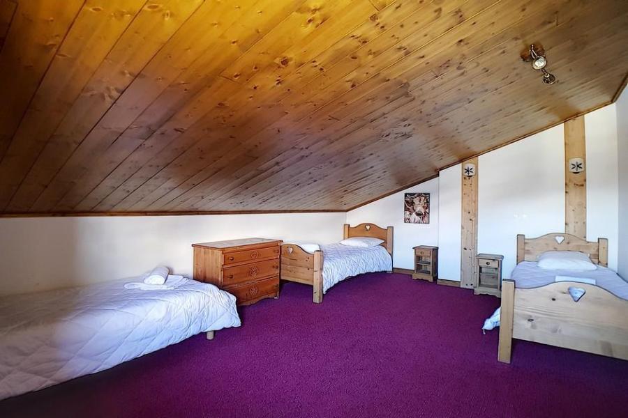 Rent in ski resort 4 room duplex apartment 8 people (7) - Résidence les Cristaux - Les Menuires - Bedroom