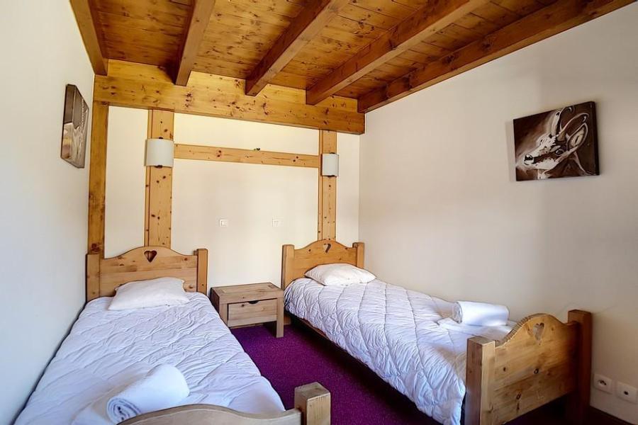 Rent in ski resort 4 room duplex apartment 8 people (7) - Résidence les Cristaux - Les Menuires - Bedroom