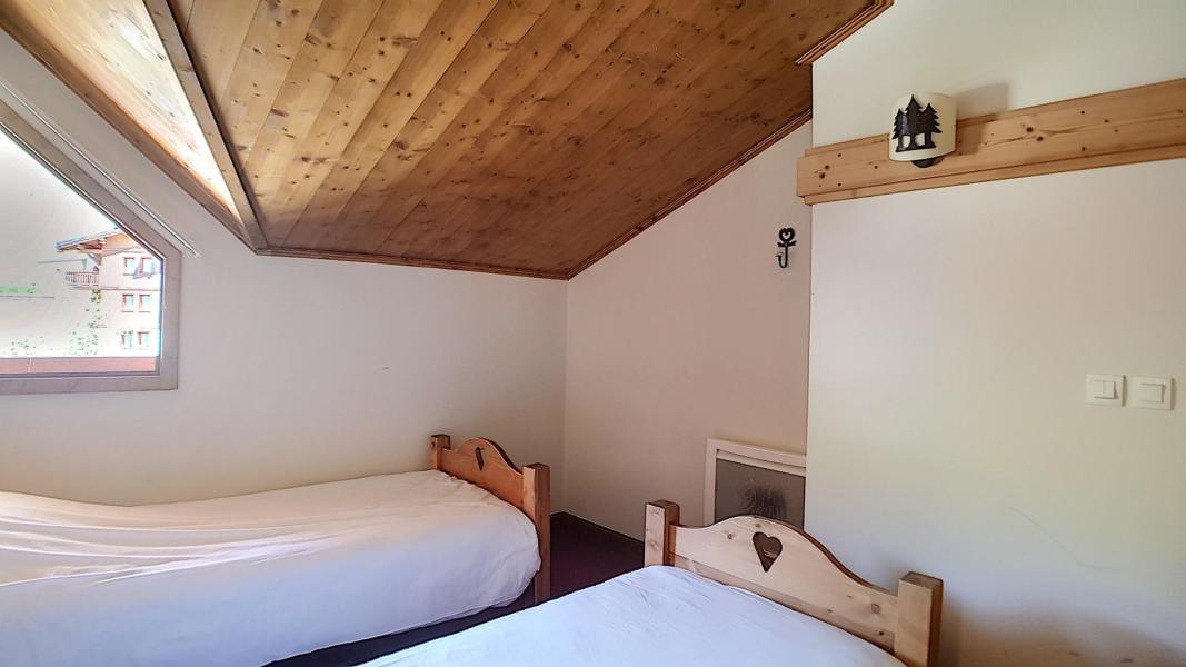 Rent in ski resort 5 room duplex apartment 10 people (9) - Résidence les Cristaux - Les Menuires - Bedroom