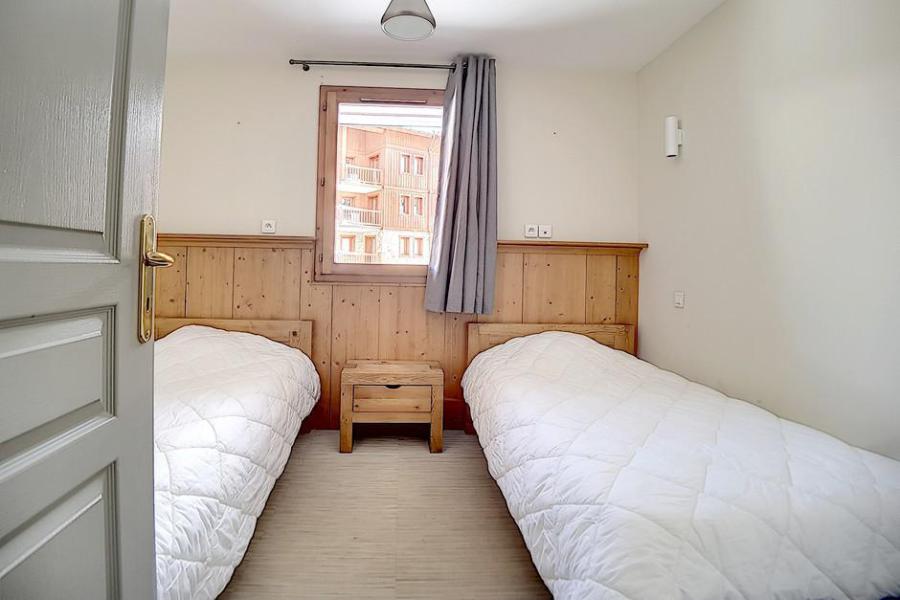 Rent in ski resort 6 room apartment 12 people (27) - Résidence les Cristaux - Les Menuires - Bedroom