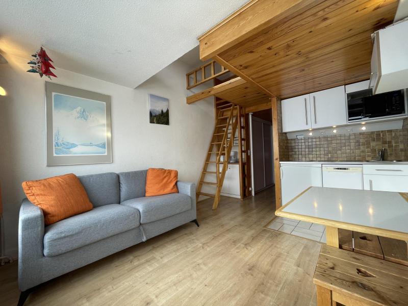 Rent in ski resort Studio 2 people (1304) - Résidence les Dorons - Les Menuires - Living room