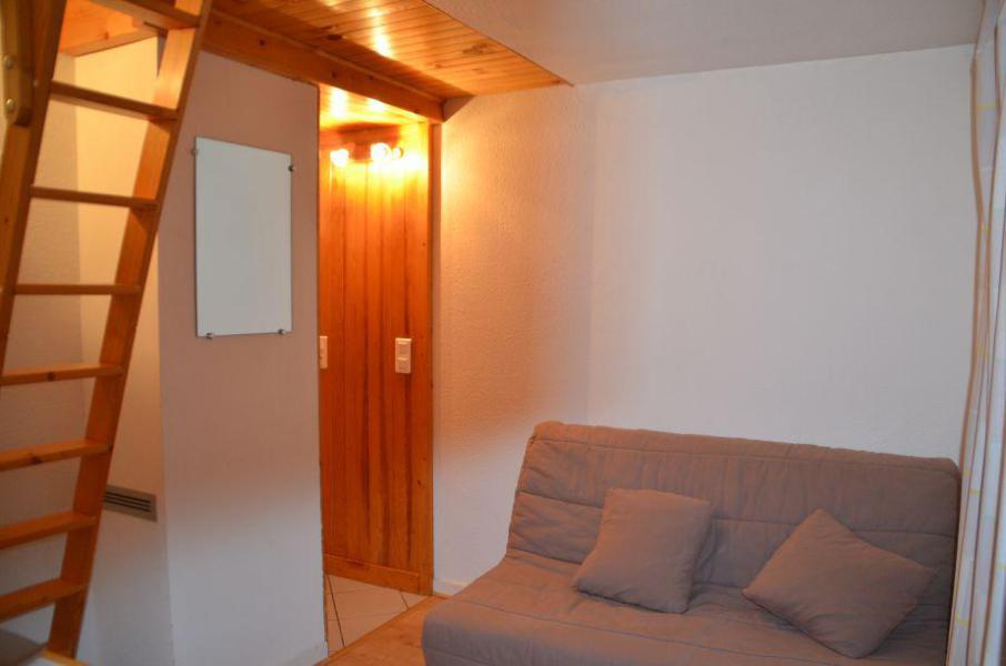 Rent in ski resort Studio 2 people (1306) - Résidence les Dorons - Les Menuires - Living room