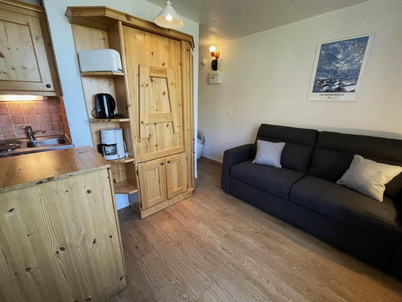 Rent in ski resort Studio 2 people (606) - Résidence les Dorons - Les Menuires - Living room