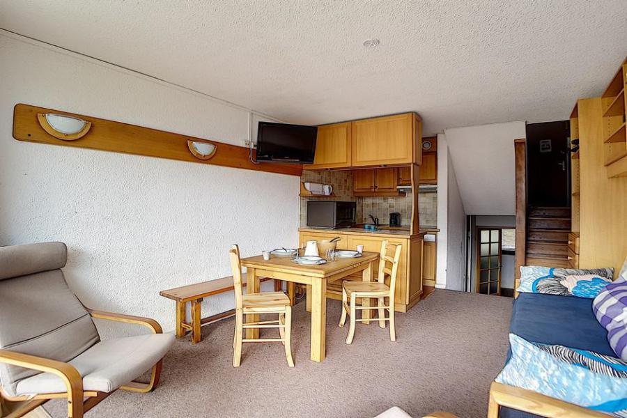 Rent in ski resort 2 room duplex apartment 5 people (303) - Résidence les Evons - Les Menuires - Living room
