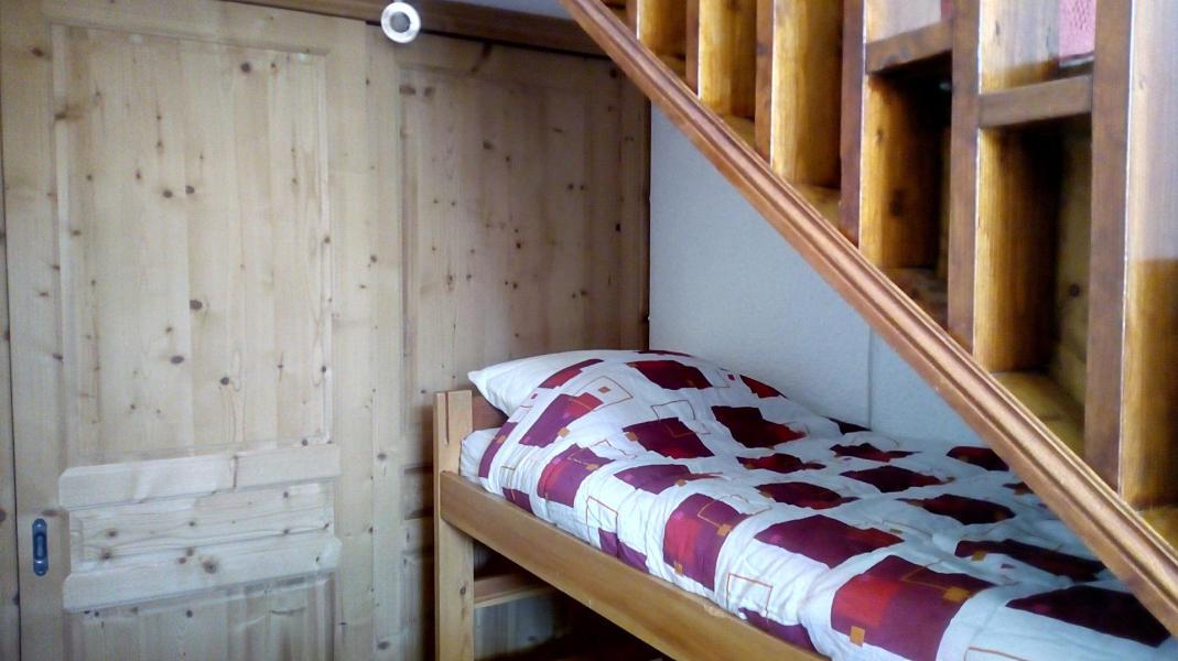 Rent in ski resort Studio 4 people (104) - Résidence les Evons - Les Menuires - Bedroom