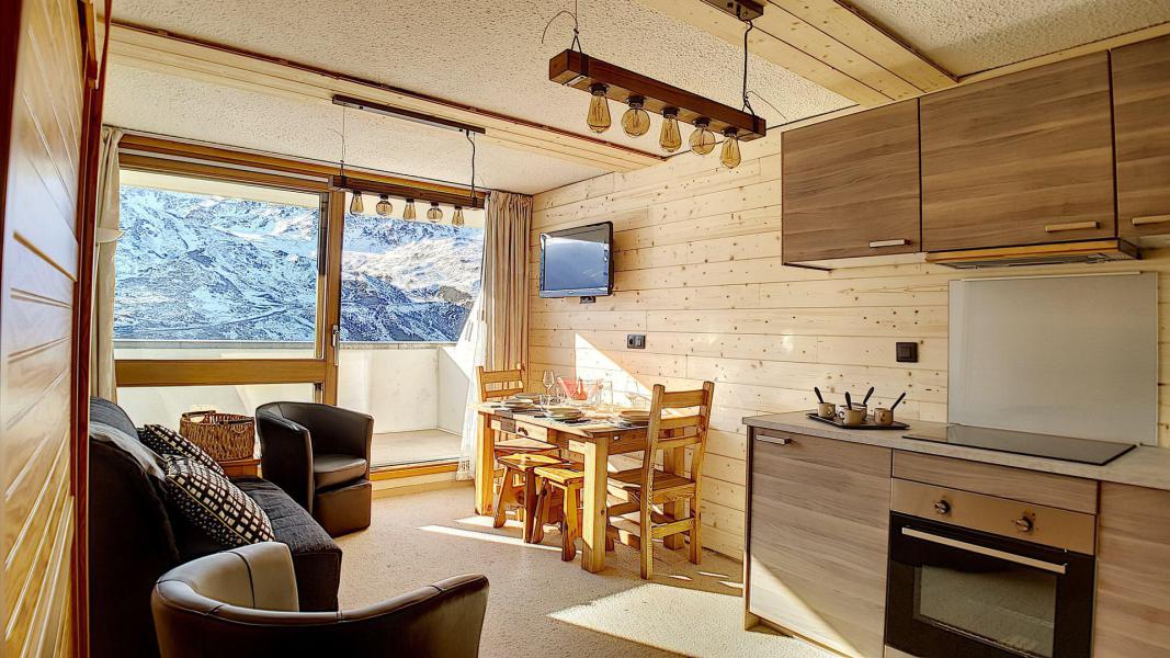 Rent in ski resort Studio 4 people (104) - Résidence les Evons - Les Menuires - Living room