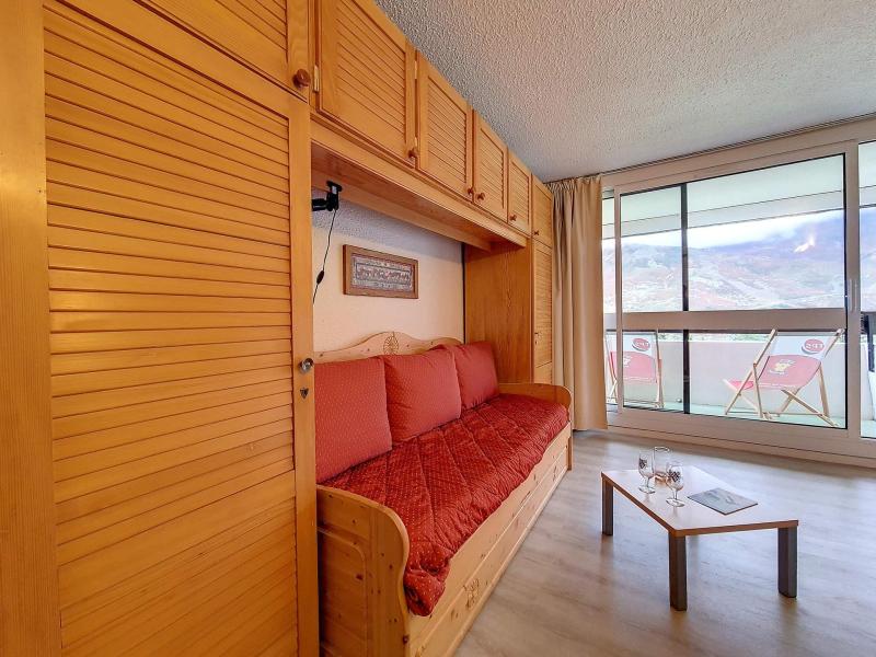 Rent in ski resort Studio sleeping corner 4 people (03) - Résidence les Evons - Les Menuires - Living room