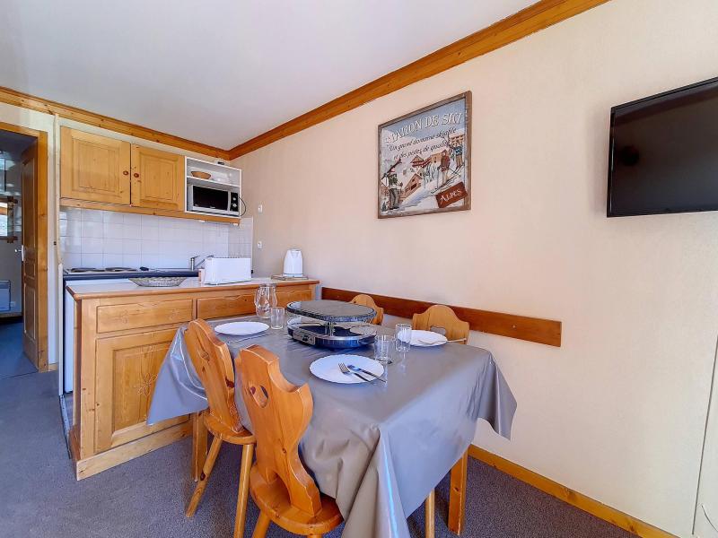 Rent in ski resort 2 room apartment 4 people (1116) - Résidence les Valmonts - Les Menuires - Living room
