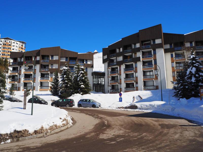 Rent in ski resort Résidence Mélèzes - Les Menuires - Winter outside
