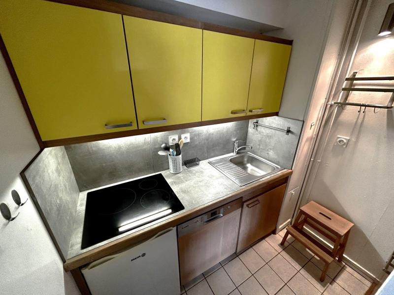 Rent in ski resort 2 room apartment 6 people (44) - Résidence Oisans - Les Menuires - Kitchen