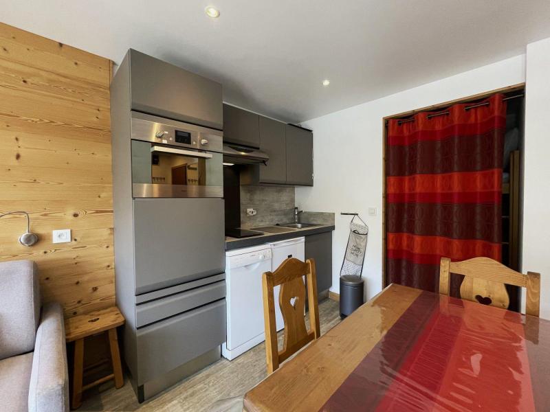 Rent in ski resort Studio sleeping corner 4 people (62) - Résidence Oisans - Les Menuires - Kitchen