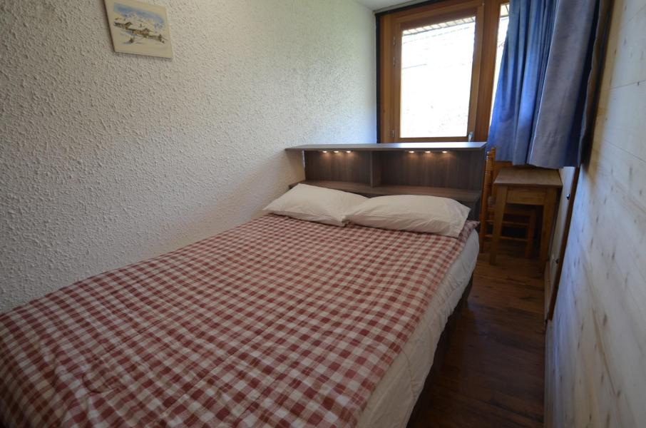 Rent in ski resort 3 room apartment 8 people (106) - Résidence Pelvoux - Les Menuires - Bedroom