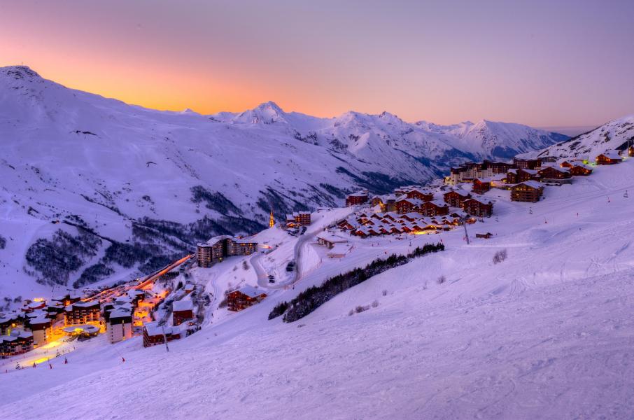 Location au ski Sowell Résidences Pierre Blanche - Les Menuires - Extérieur hiver