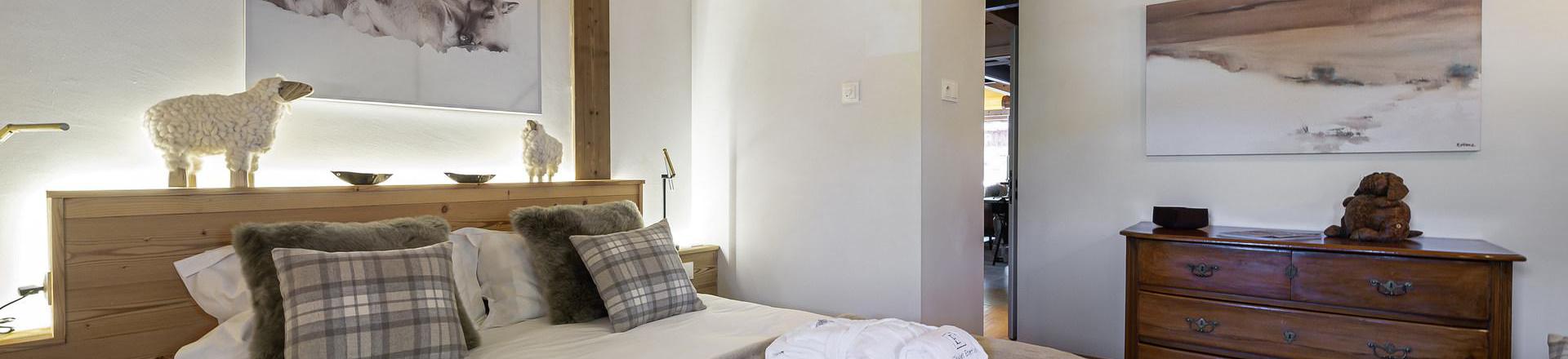 Rent in ski resort 5 room duplex apartment 8 people (CIME CARON) - Chalet l'Éterlou - Les Menuires - Double bed