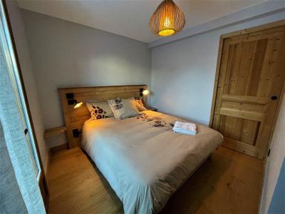 Rent in ski resort 4 room triplex chalet 6 people (CHASTER) - Chalet Aster - Les Menuires - Bedroom