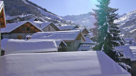 Vacances en montagne Chalet Ballade - Les Menuires - Extérieur hiver