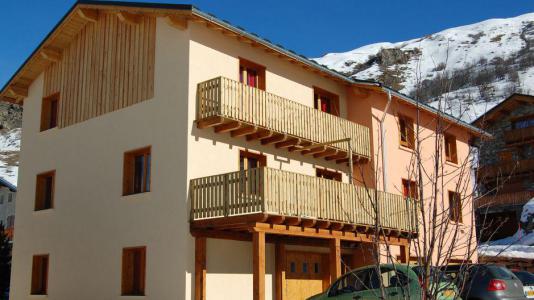 Vacances en montagne Chalet Brequin - Les Menuires - Extérieur hiver
