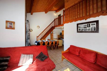 Rent in ski resort 4 room duplex apartment 10 people - Chalet Cristal - Les Menuires - Living room