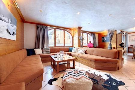 Rent in ski resort 13 room chalet 31 people (AZUREVA) - Chalet Eterlou - Les Menuires - Apartment