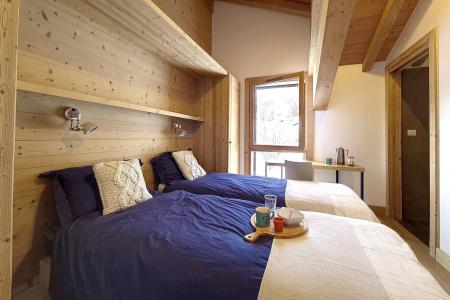 Rent in ski resort 6 room triplex chalet 12 people (ROCHER) - Chalet Eterlou - Les Menuires - Bedroom