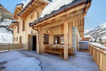 Rent in ski resort 6 room triplex chalet 12 people (ROCHER) - Chalet Eterlou - Les Menuires - Winter outside