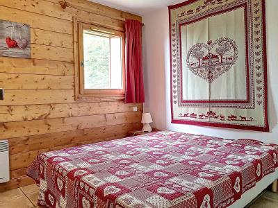 Rent in ski resort 4 room apartment 6 people (A4) - Chalet Hameau des Marmottes - Les Menuires - Bedroom