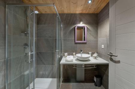 Rent in ski resort 2 room apartment 2 people (COCHET) - Chalet l'Éterlou - Les Menuires - Shower